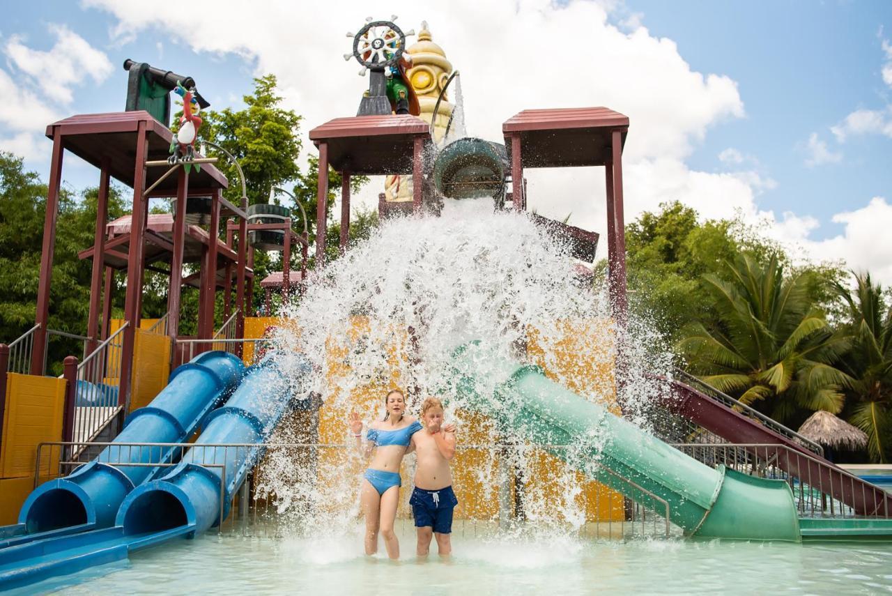 Grand Sirenis Punta Cana Resort & Aquagames Uvero Alto Exterior photo Splash Jungle Water Park