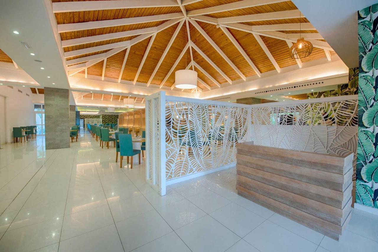 Grand Sirenis Punta Cana Resort & Aquagames Uvero Alto Exterior photo The interior of the airport