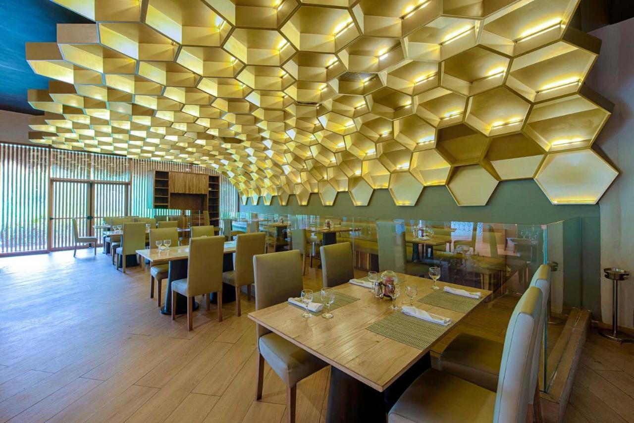 Grand Sirenis Punta Cana Resort & Aquagames Uvero Alto Exterior photo The interior of the restaurant
