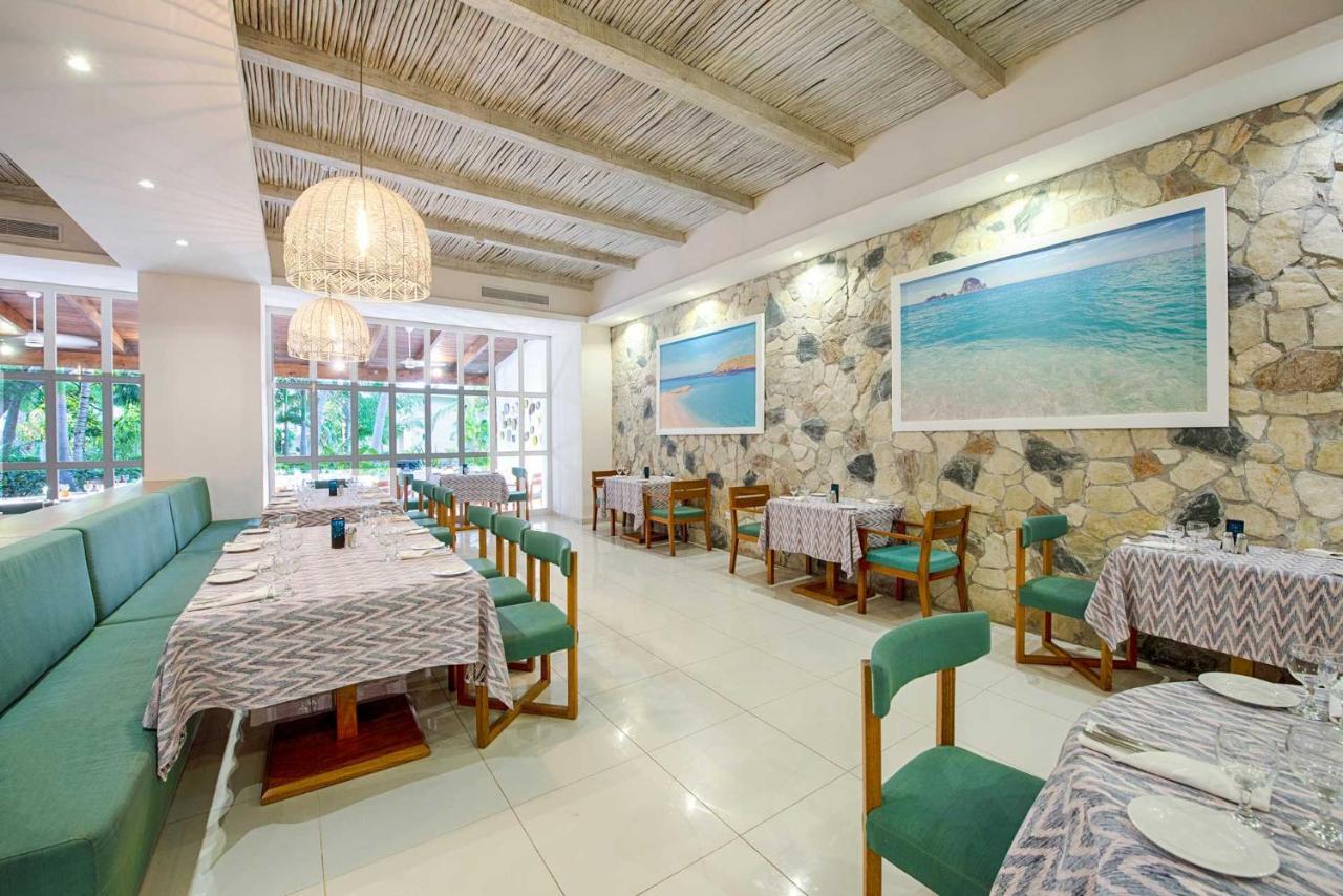 Grand Sirenis Punta Cana Resort & Aquagames Uvero Alto Exterior photo Restaurant