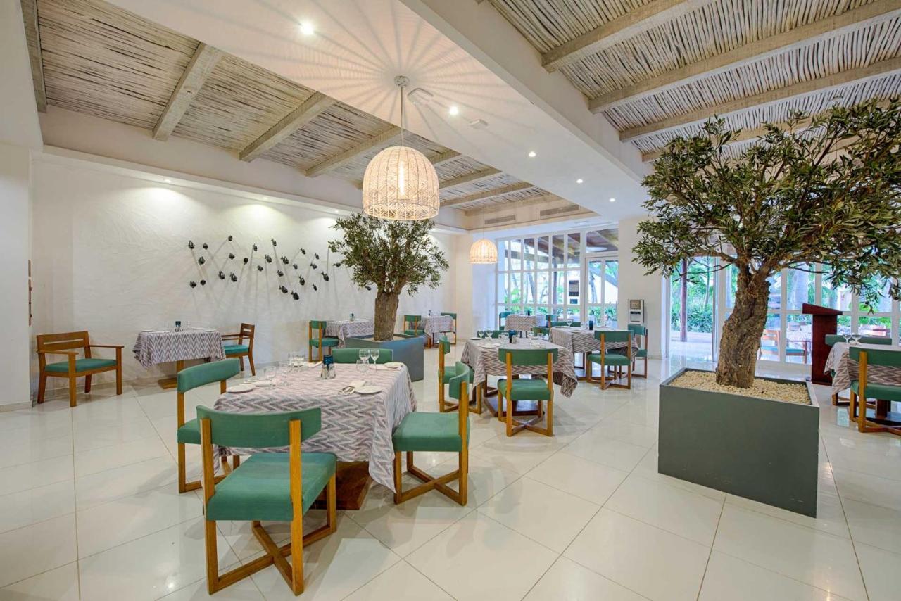 Grand Sirenis Punta Cana Resort & Aquagames Uvero Alto Exterior photo Restaurant