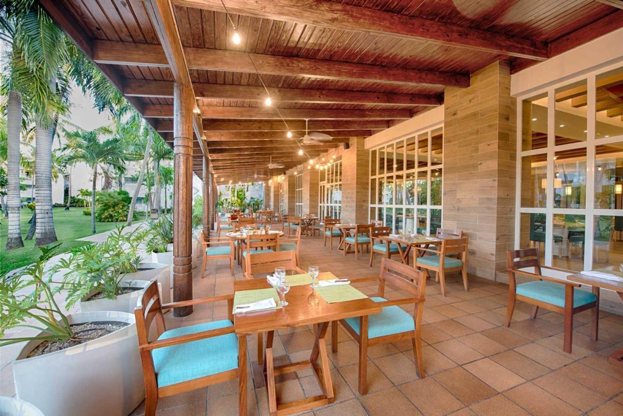 Grand Sirenis Punta Cana Resort & Aquagames Uvero Alto Exterior photo The restaurant
