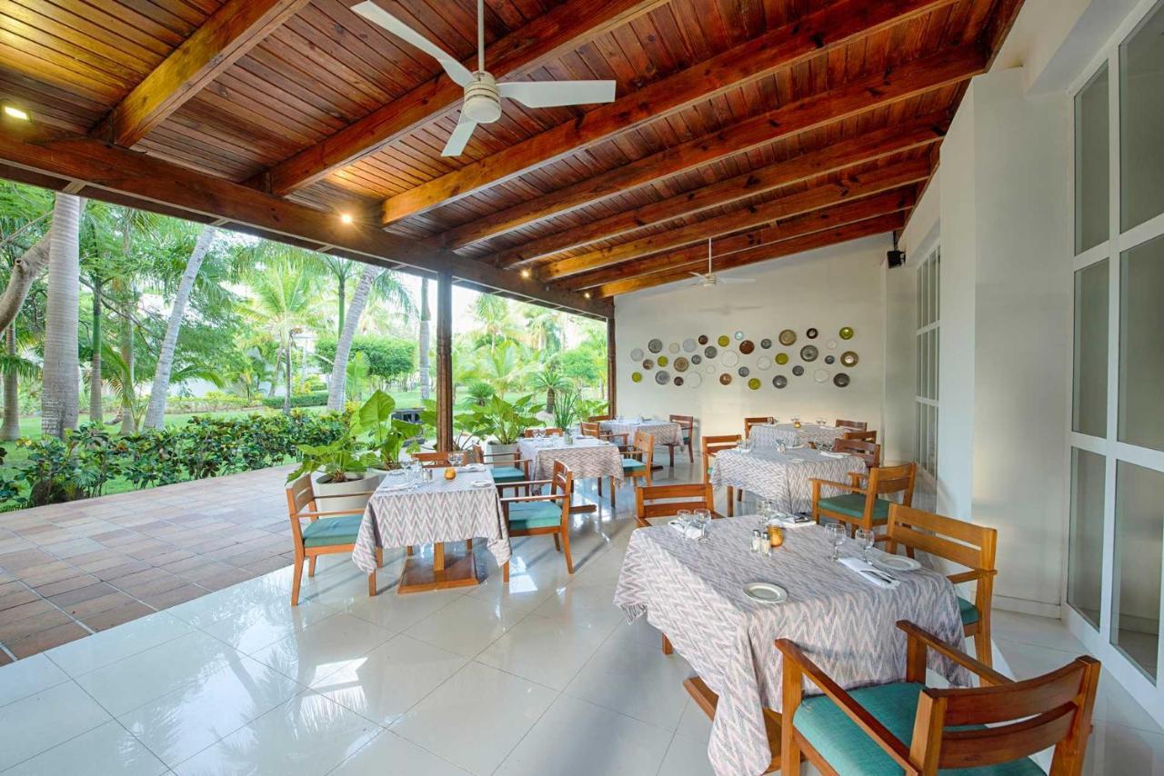 Grand Sirenis Punta Cana Resort & Aquagames Uvero Alto Exterior photo Restaurant