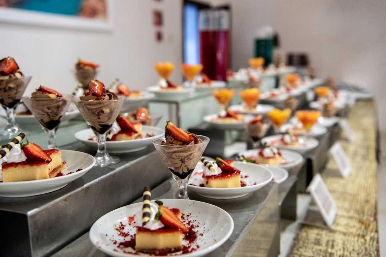 Grand Sirenis Punta Cana Resort & Aquagames Uvero Alto Exterior photo A dessert buffet