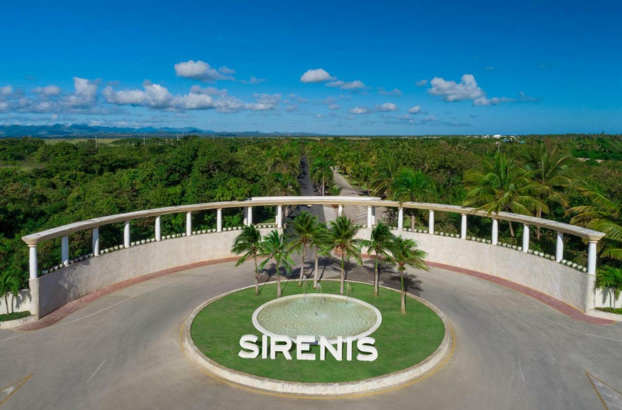 Grand Sirenis Punta Cana Resort & Aquagames Uvero Alto Exterior photo Sirenis Resorts entrance